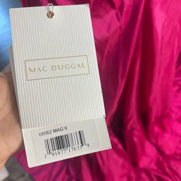 NWT 68062 Mac Duggal Ieena Cut-Out Ruffled Satin Gown Size 6